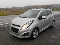Personenauto - afbeelding 1 van  16