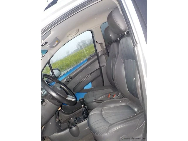 Personenauto - afbeelding 11 van  16