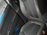 Personenauto - afbeelding 12 van  16