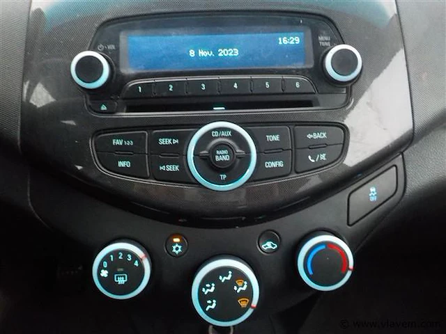 Personenauto - afbeelding 15 van  16