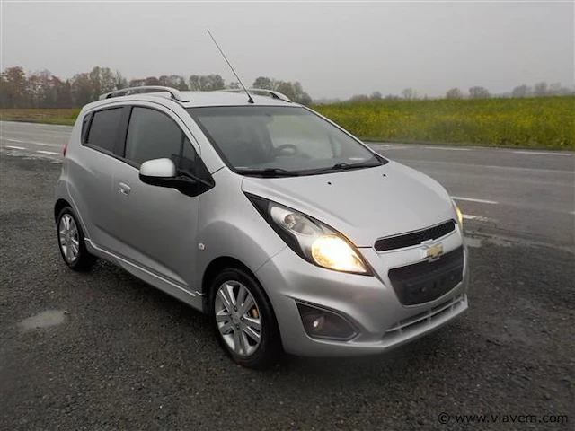 Personenauto - afbeelding 16 van  16