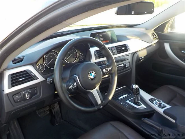 Personenauto - afbeelding 3 van  14
