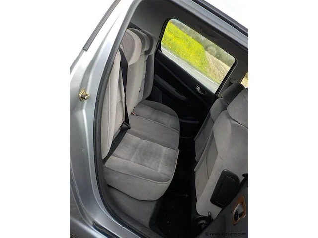 Personenauto - afbeelding 2 van  14