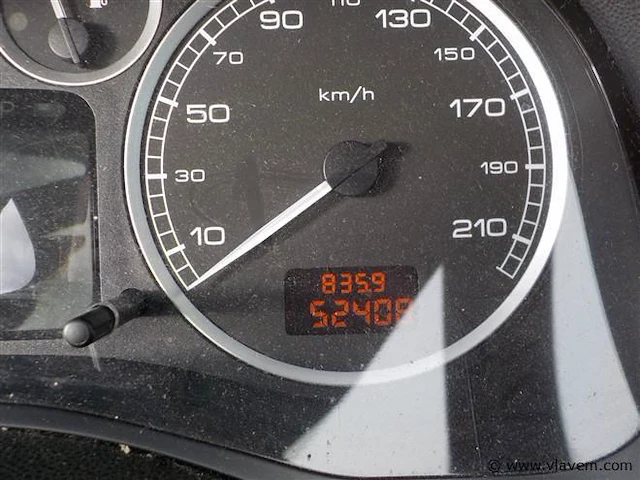 Personenauto - afbeelding 6 van  14