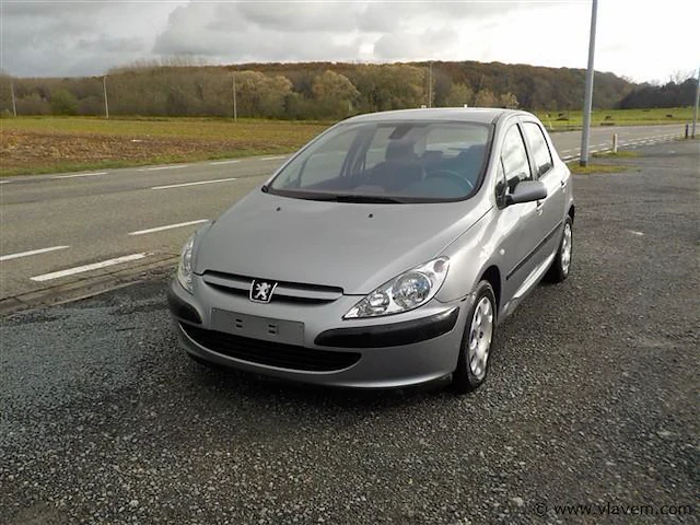 Personenauto - afbeelding 7 van  14