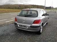 Personenauto - afbeelding 9 van  14