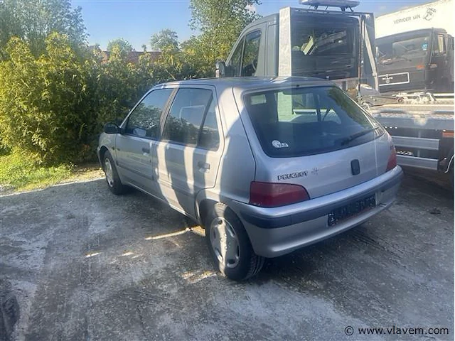 Personenauto - afbeelding 4 van  7