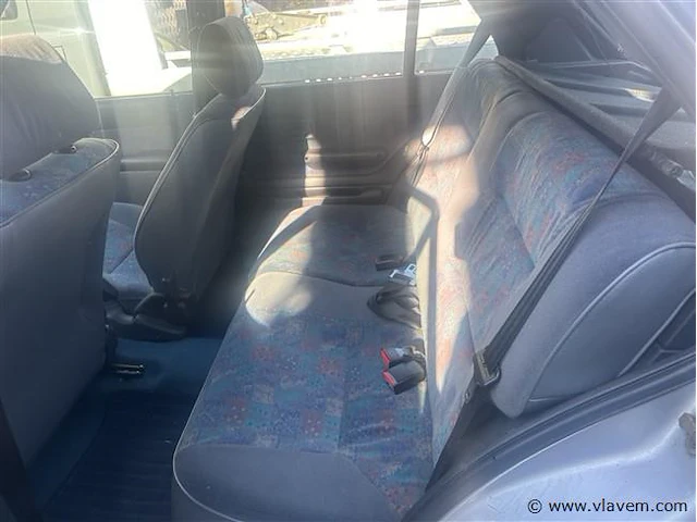 Personenauto - afbeelding 5 van  7