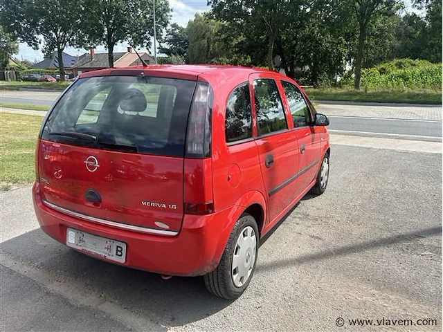 Personenauto - afbeelding 4 van  10