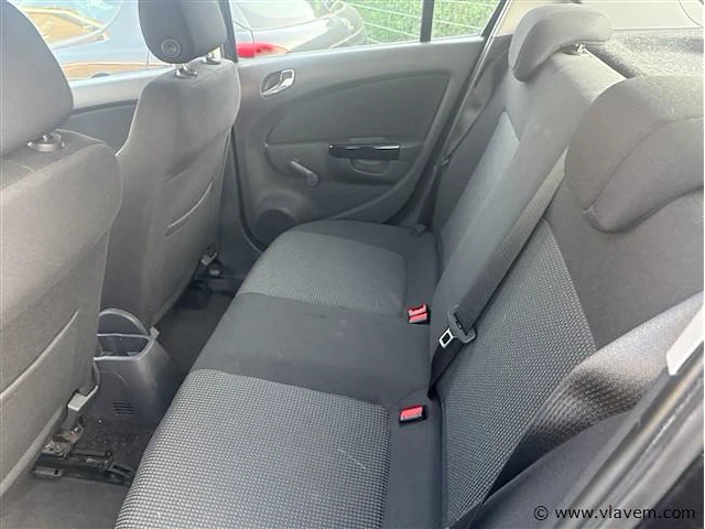 Personenauto - afbeelding 5 van  7