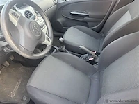 Personenauto - afbeelding 6 van  7