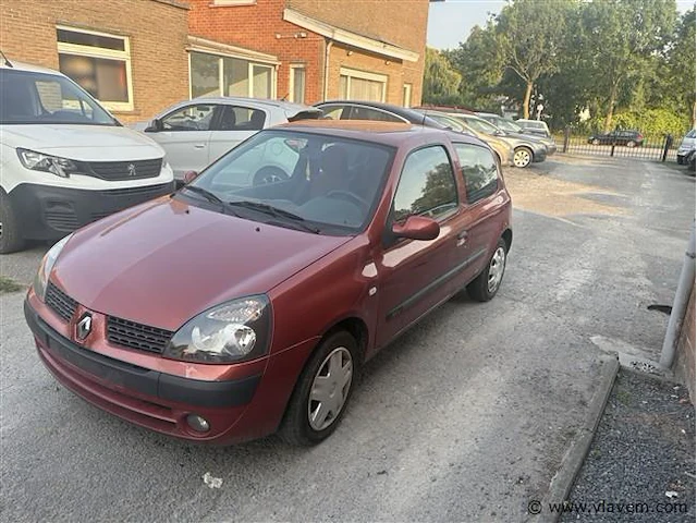 Personenauto - afbeelding 1 van  8