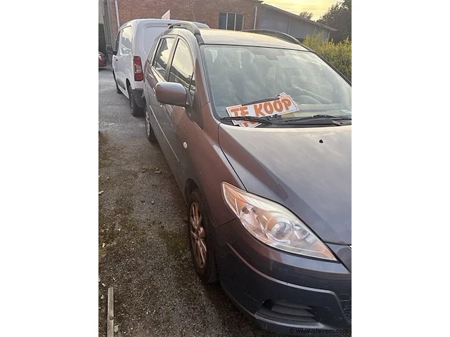 Personenauto - afbeelding 2 van  7