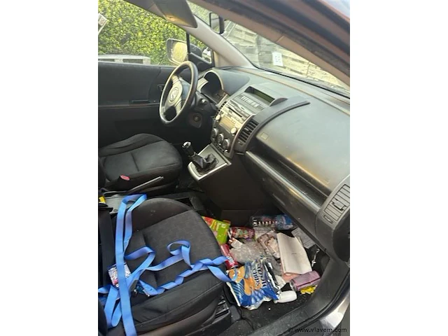 Personenauto - afbeelding 5 van  7
