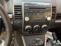 Personenauto - afbeelding 6 van  7