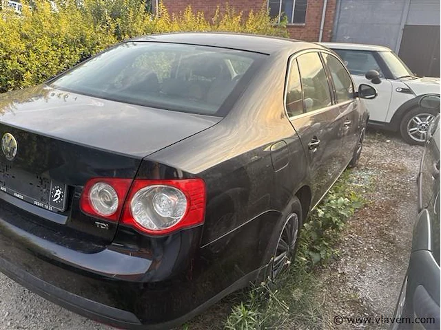Personenauto - afbeelding 3 van  7