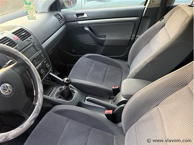 Personenauto - afbeelding 6 van  7