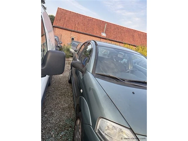 Personenauto - afbeelding 2 van  8