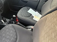 Personenauto - afbeelding 6 van  8