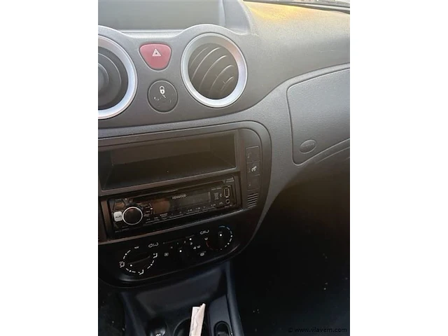 Personenauto - afbeelding 7 van  8