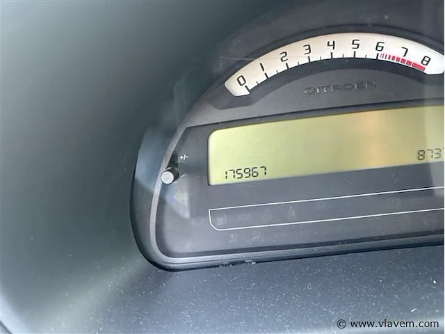 Personenauto - afbeelding 8 van  8