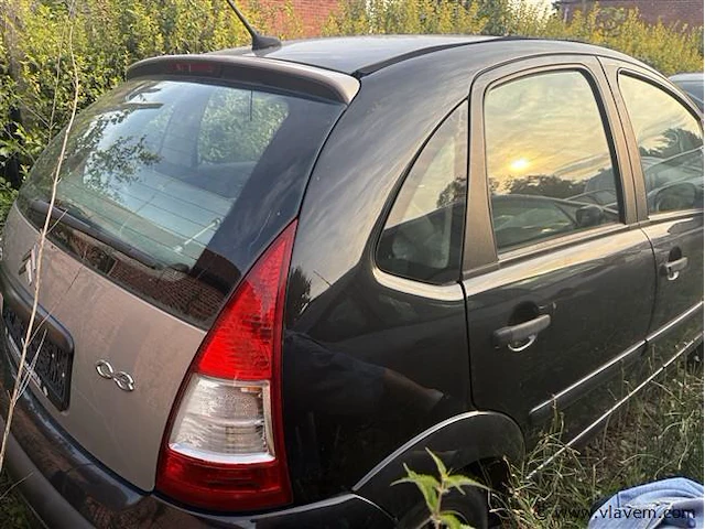 Personenauto - afbeelding 3 van  6