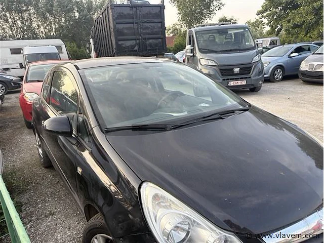 Personenauto - afbeelding 2 van  7