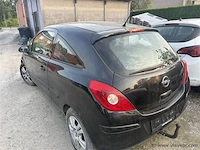 Personenauto - afbeelding 4 van  7