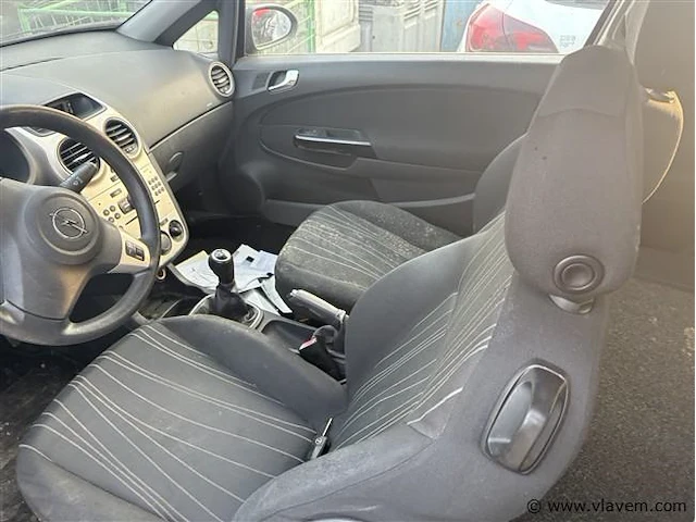 Personenauto - afbeelding 5 van  7