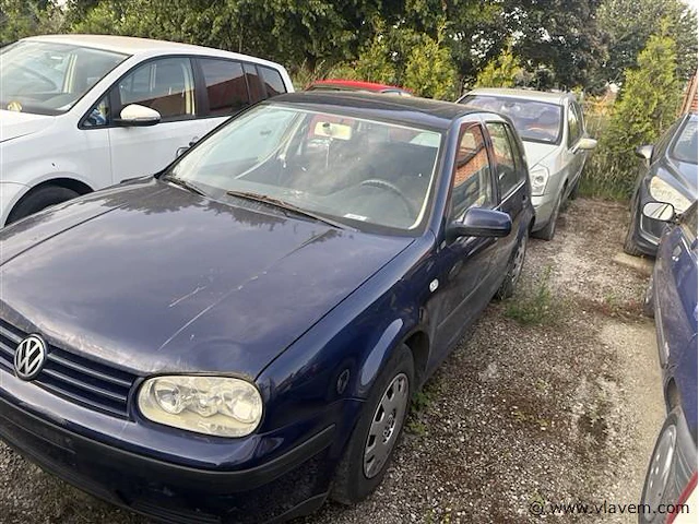 Personenauto - afbeelding 1 van  8