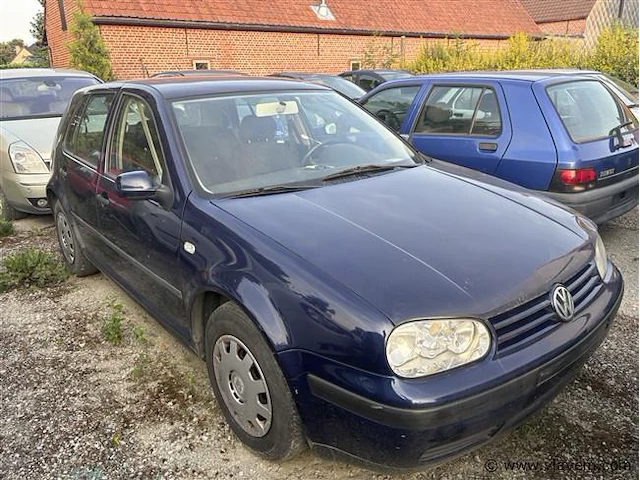 Personenauto - afbeelding 2 van  8