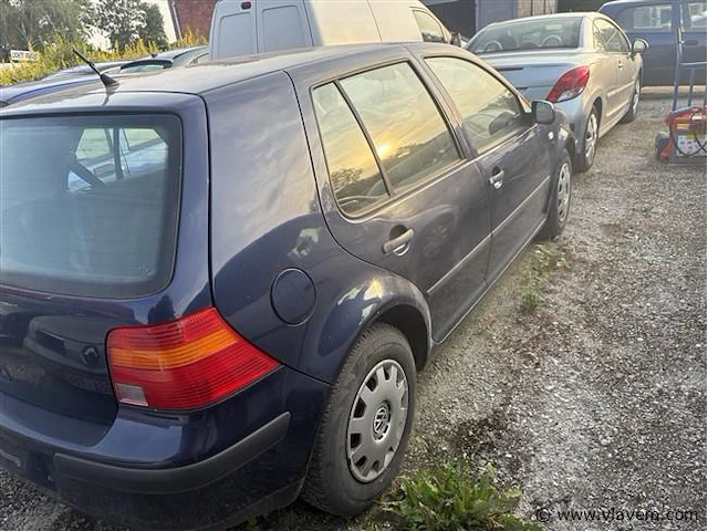 Personenauto - afbeelding 3 van  8