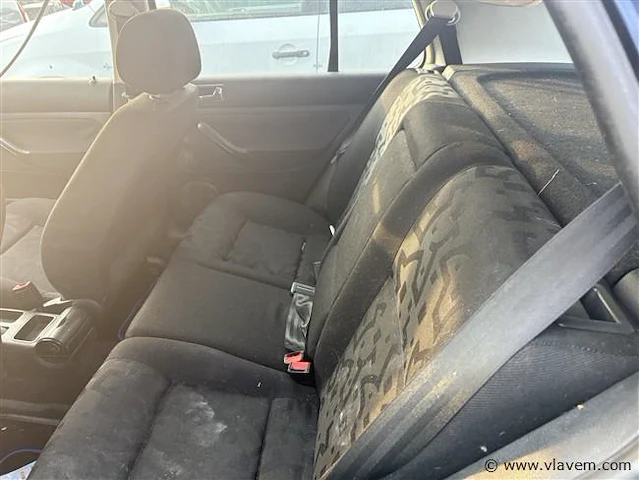 Personenauto - afbeelding 5 van  8