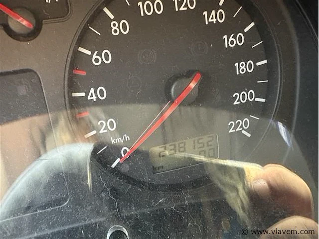Personenauto - afbeelding 8 van  8