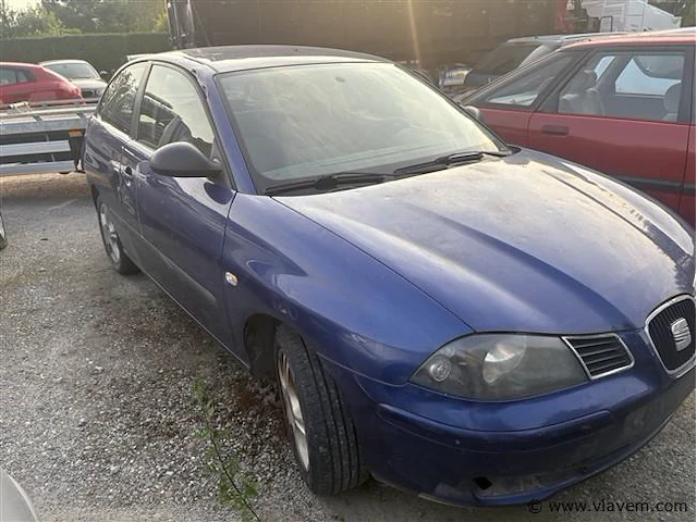 Personenauto - afbeelding 2 van  8
