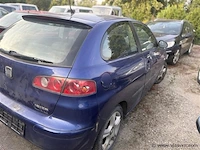 Personenauto - afbeelding 3 van  8