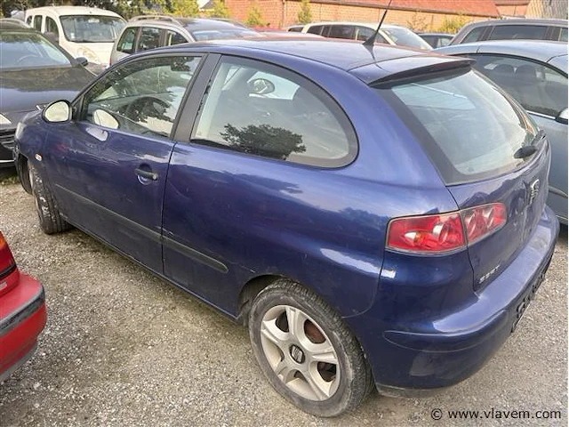 Personenauto - afbeelding 4 van  8
