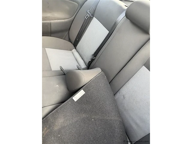 Personenauto - afbeelding 5 van  8
