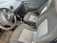 Personenauto - afbeelding 6 van  8