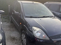 Personenauto - afbeelding 2 van  8
