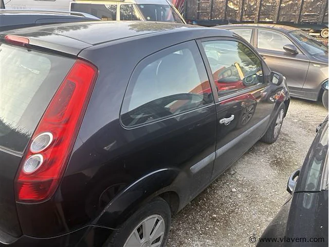 Personenauto - afbeelding 3 van  8
