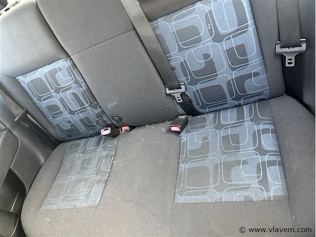Personenauto - afbeelding 5 van  8