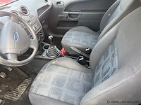 Personenauto - afbeelding 6 van  8
