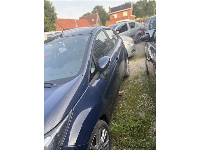 Personenauto - afbeelding 3 van  8