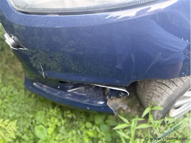 Personenauto - afbeelding 4 van  8