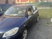 Personenauto - afbeelding 1 van  6