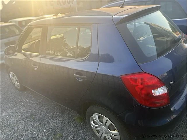 Personenauto - afbeelding 3 van  6
