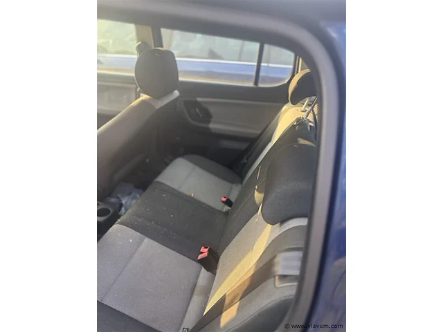 Personenauto - afbeelding 4 van  6
