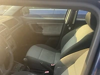 Personenauto - afbeelding 5 van  6
