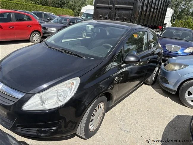 Meer dan 25 div. personenautos, lichte vrachtwagen, boot, stationwagen en oldtimer